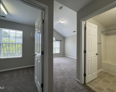 539 Writers Way - Photo Thumbnail 21