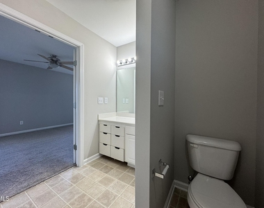 539 Writers Way - Photo Thumbnail 18