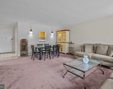 100 West Avenue - Photo Thumbnail 11