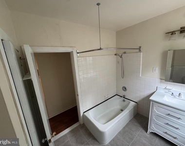 117 Montgomery Avenue - Photo Thumbnail 19