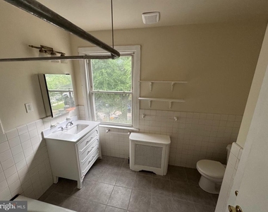 117 Montgomery Avenue - Photo Thumbnail 20
