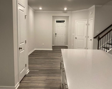 1014 Gemma Drive - Photo Thumbnail 9