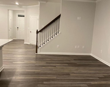 1014 Gemma Drive - Photo Thumbnail 8