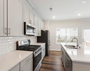 2137 Terrawood Drive - Photo Thumbnail 7