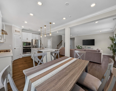 621 Bronco Circle - Photo Thumbnail 21