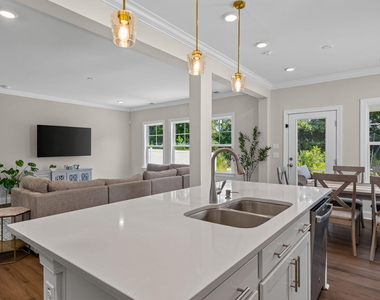 621 Bronco Circle - Photo Thumbnail 15