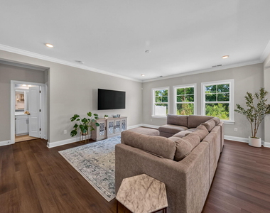 621 Bronco Circle - Photo Thumbnail 12