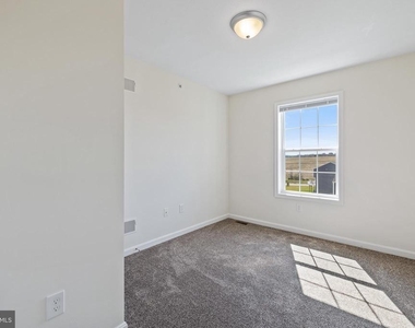 783 Bassett Drive - Photo Thumbnail 16