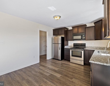 783 Bassett Drive - Photo Thumbnail 5