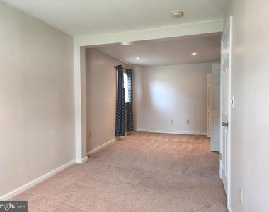 739 Stouffer Avenue - Photo Thumbnail 14