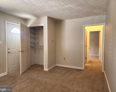 739 Stouffer Avenue - Photo Thumbnail 13
