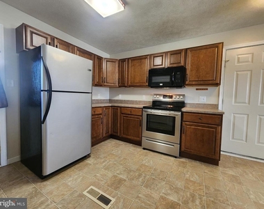 739 Stouffer Avenue - Photo Thumbnail 10