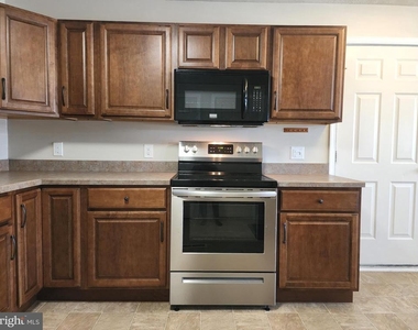 739 Stouffer Avenue - Photo Thumbnail 11