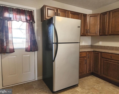 739 Stouffer Avenue - Photo Thumbnail 9