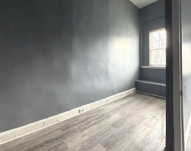 1110 Morton Avenue - Photo Thumbnail 11