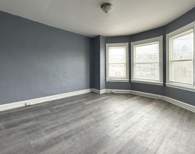1110 Morton Avenue - Photo Thumbnail 12