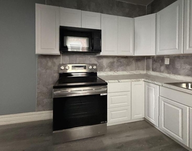 1110 Morton Avenue - Photo Thumbnail 1