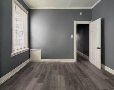 1110 Morton Avenue - Photo Thumbnail 7