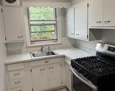 7823 Westview Avenue - Photo Thumbnail 2