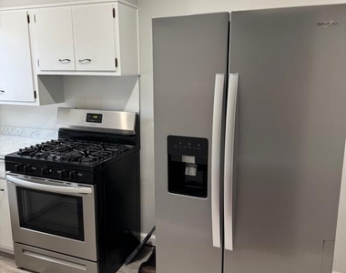 7823 Westview Avenue - Photo Thumbnail 3