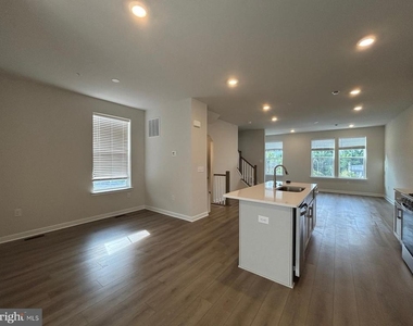 130 Abramo Victor Drive - Photo Thumbnail 13
