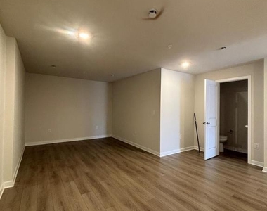 130 Abramo Victor Drive - Photo Thumbnail 6