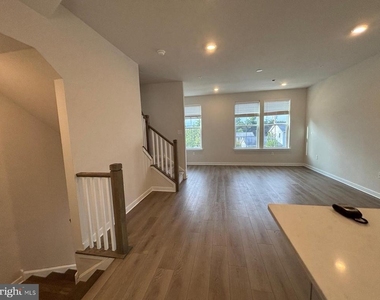 130 Abramo Victor Drive - Photo Thumbnail 15