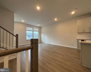 130 Abramo Victor Drive - Photo Thumbnail 8