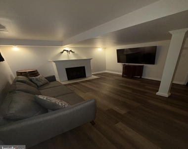 3728 Swetland Drive - Photo Thumbnail 2
