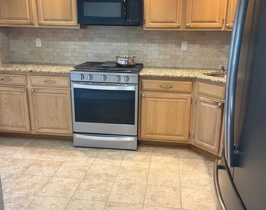 62 Gregory Lane - Photo Thumbnail 7