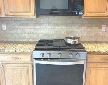 62 Gregory Lane - Photo Thumbnail 11