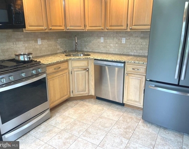 62 Gregory Lane - Photo Thumbnail 6