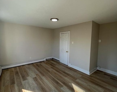 262 Lafayette Avenue - Photo Thumbnail 8