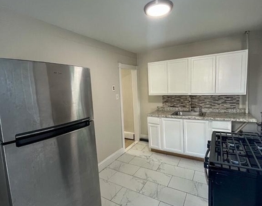 262 Lafayette Avenue - Photo Thumbnail 2