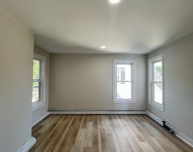 262 Lafayette Avenue - Photo Thumbnail 6