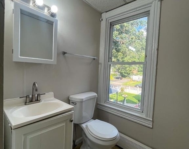 262 Lafayette Avenue - Photo Thumbnail 5