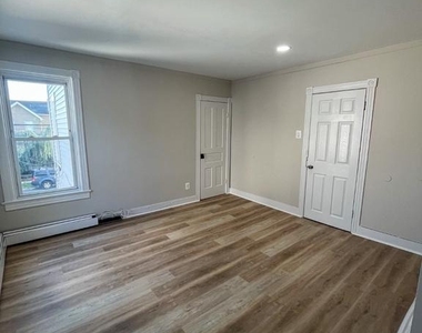 262 Lafayette Avenue - Photo Thumbnail 7