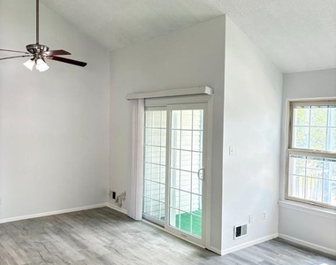 128 Andover Place - Photo Thumbnail 7