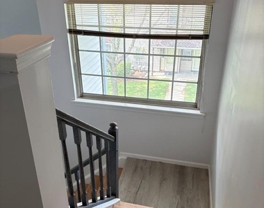 128 Andover Place - Photo Thumbnail 20