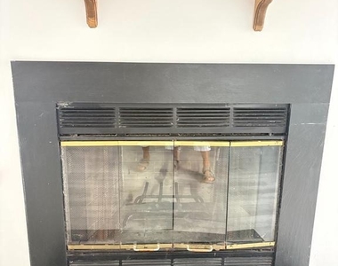128 Andover Place - Photo Thumbnail 9