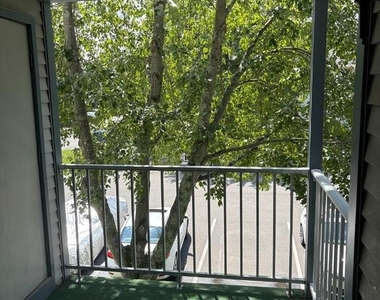 128 Andover Place - Photo Thumbnail 35