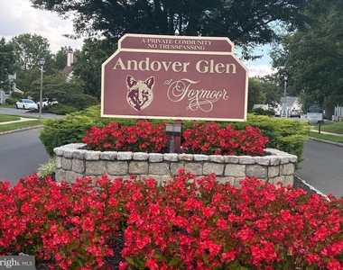 128 Andover Place - Photo Thumbnail 1