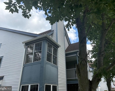 128 Andover Place - Photo Thumbnail 2