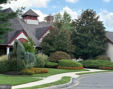128 Andover Place - Photo Thumbnail 37