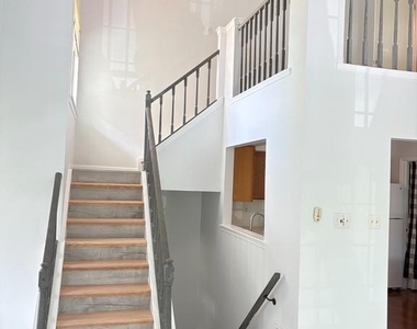 128 Andover Place - Photo Thumbnail 16