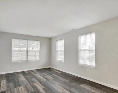 1804 Mason Run - Photo Thumbnail 3