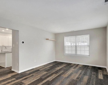 1804 Mason Run - Photo Thumbnail 4