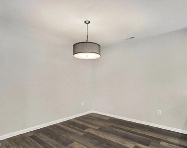 1804 Mason Run - Photo Thumbnail 9