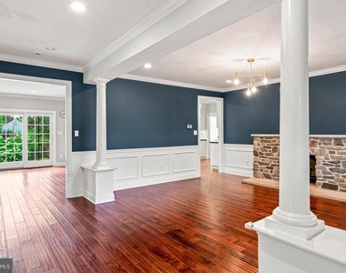 331 Ardmore Avenue - Photo Thumbnail 9