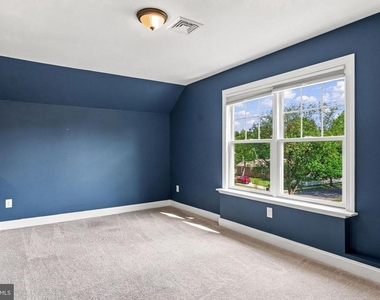 331 Ardmore Avenue - Photo Thumbnail 61